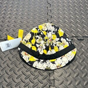 Vera Bradley Dogwood Newsgirl hat with Black and Yellow Accents
